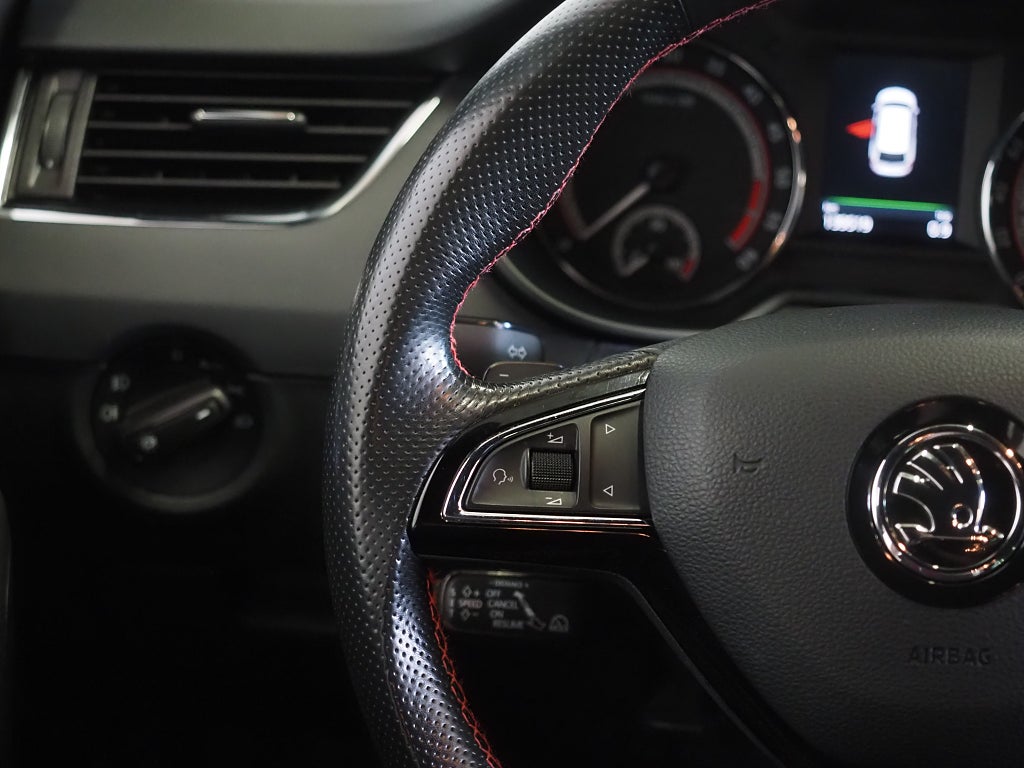 Skoda Octavia Kombi 2.0 TDI 4x4 RS Premium Dragpkt D-Värm 2018