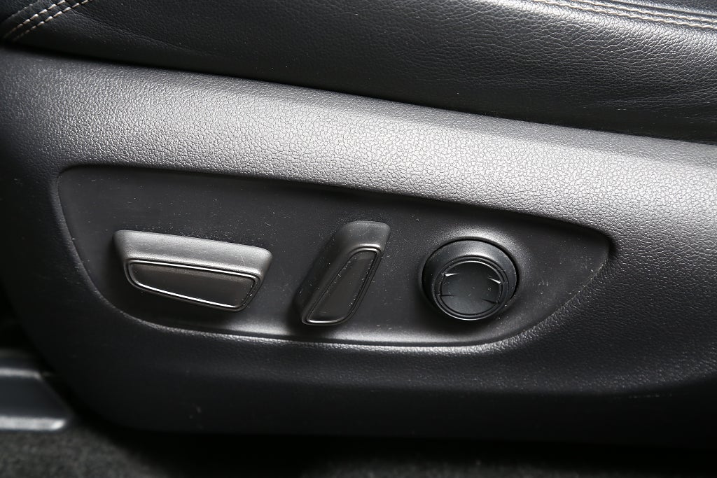 Toyota RAV4 2,5 Hybrid E-CVT Executive 2WD JBL Navi Skinn Dragkrok 2019