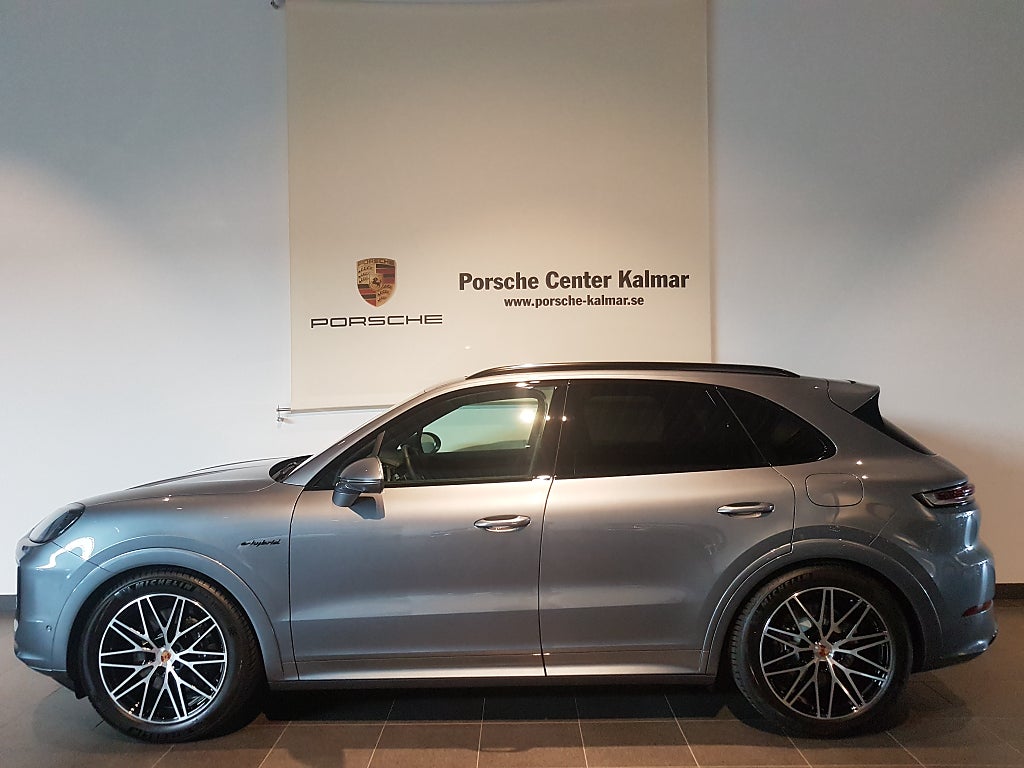 Porsche Cayenne E-Hybrid Black Edition Se Spec