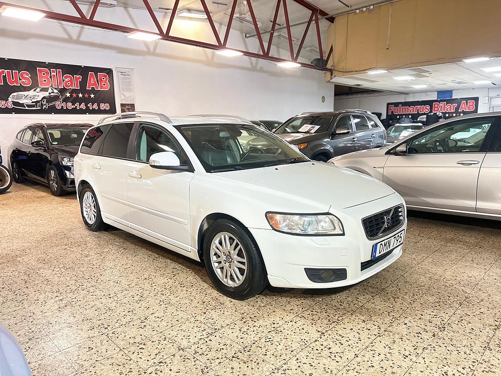 Volvo V50 1.6 D Summum Ny Besiktigad & Ny Servad 
