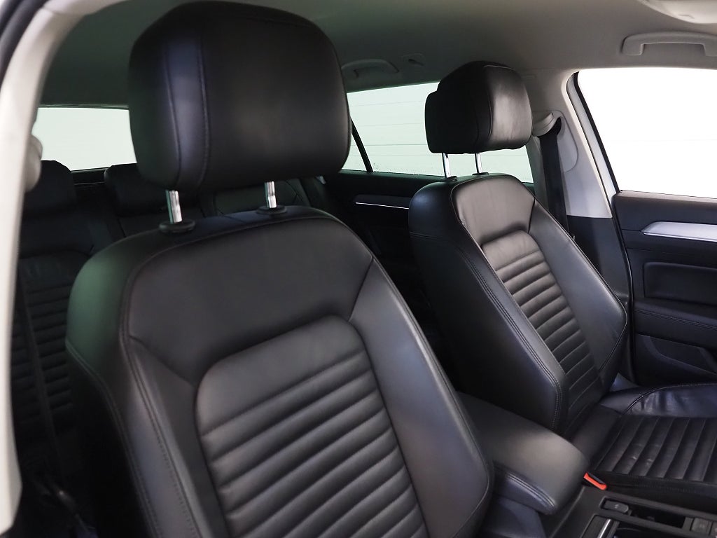 Volkswagen Passat Alltrack TDI 190hk 4M | D-värm | Drag | Cockpit | Skinn | 2018