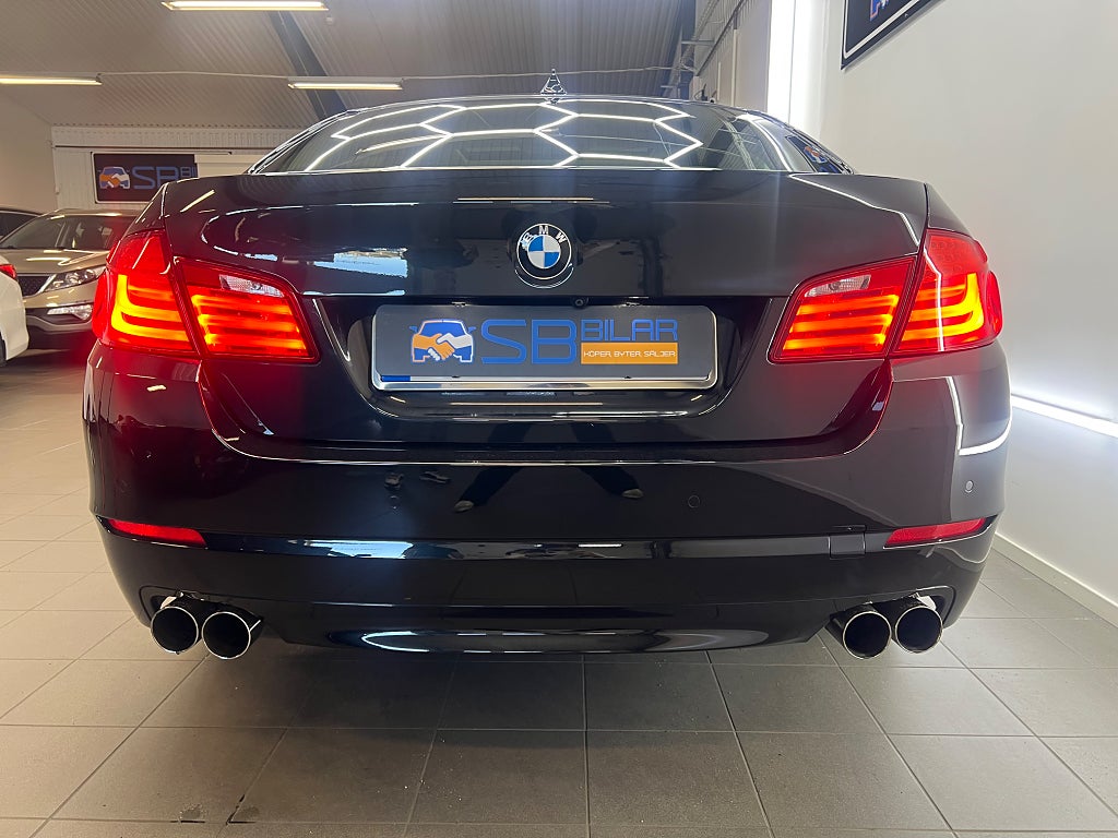 BMW 550I V8 4.4 408ch - BVA - CUIR - ACC - CAMÉRA DE RECUL - HI-FI PRO