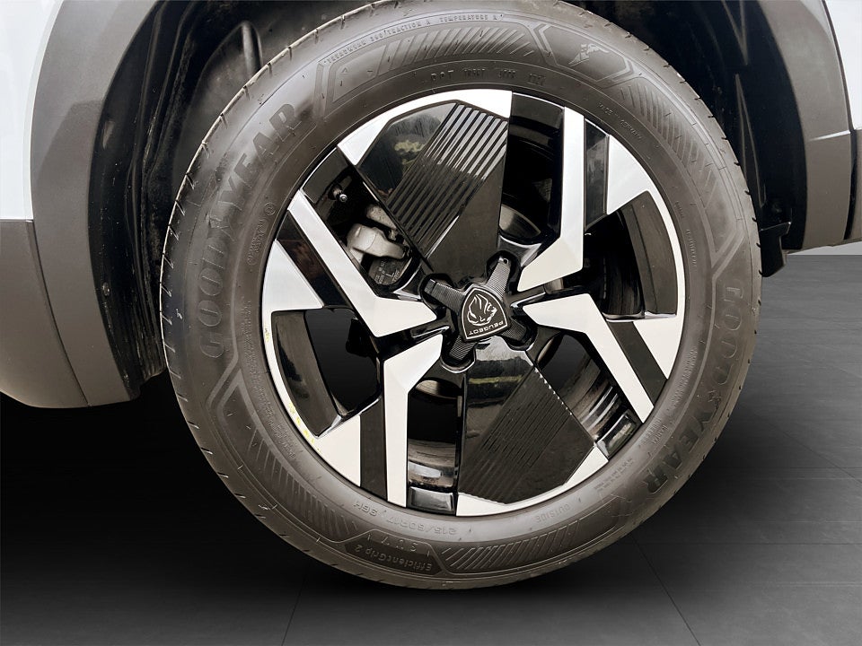 Bild på Peugeot 2008 GT 1.2 PT 130hk Aut B-KAMERA CARPLAY ELSTOL