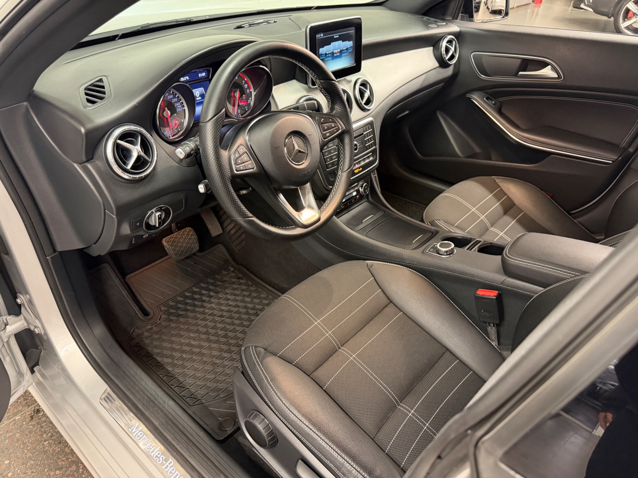 Mercedes-Benz CLA 2015, bild 5/10