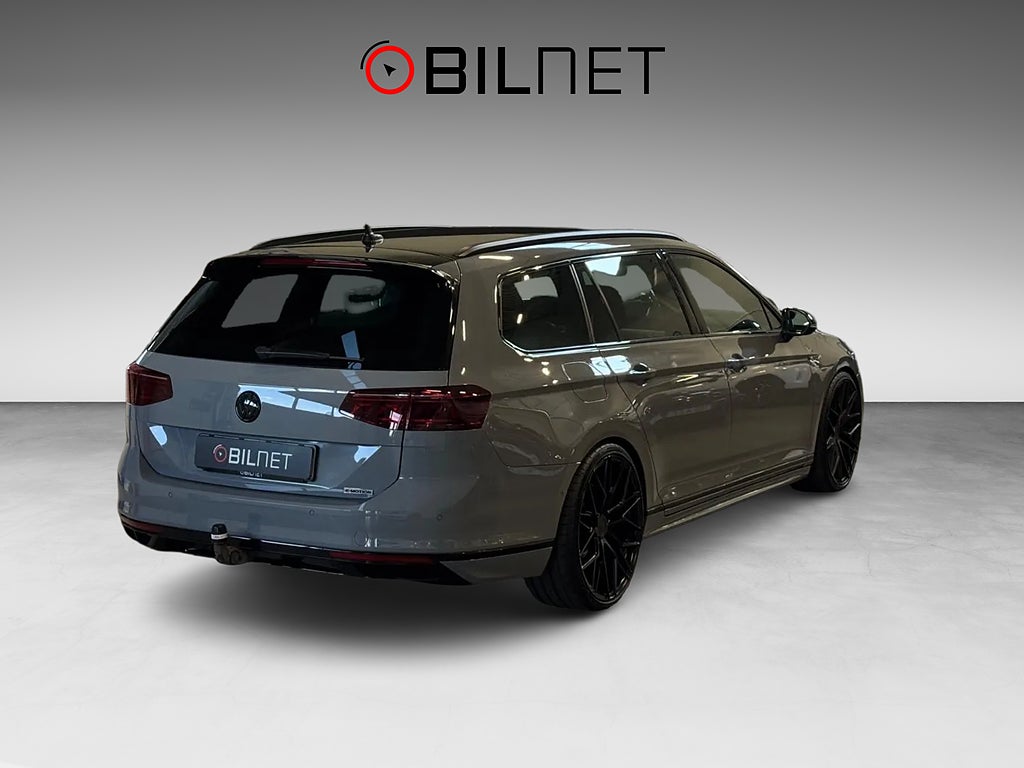 Volkswagen Passat Sportscombi TSI 272 R-EDITION Nr247/320 4M 20" Värmare