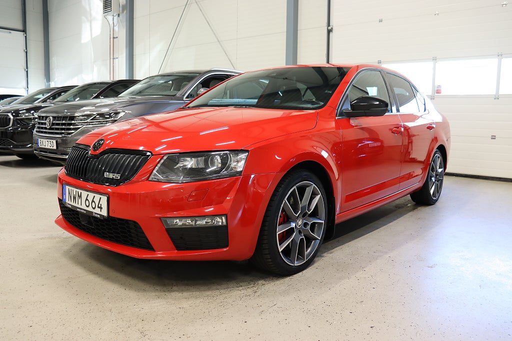Skoda Octavia RS 2.0 TSI P-Sensorer Canton Alcantara Adaptfarth 220hk