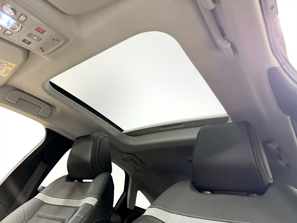 Bild på Citroën e-C4 Shine Exclusive 50kWh 136hk Aut - B-KAMERA,PANO,ELSTOL