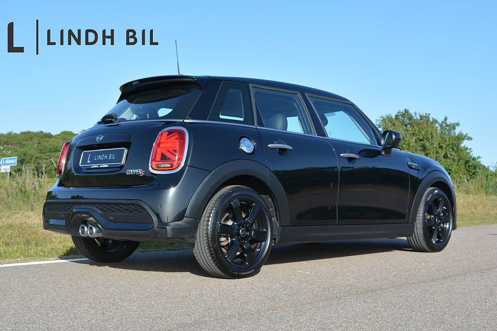 MINI Cooper S HATCH 178 HK STEPTRONIC NAVI PDC SERVICEAVTAL 1700 MIL