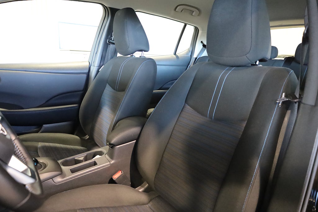 Nissan Leaf 40 kWh 150hk Acenta | Backkamera | Rattvärme | Moms 2023
