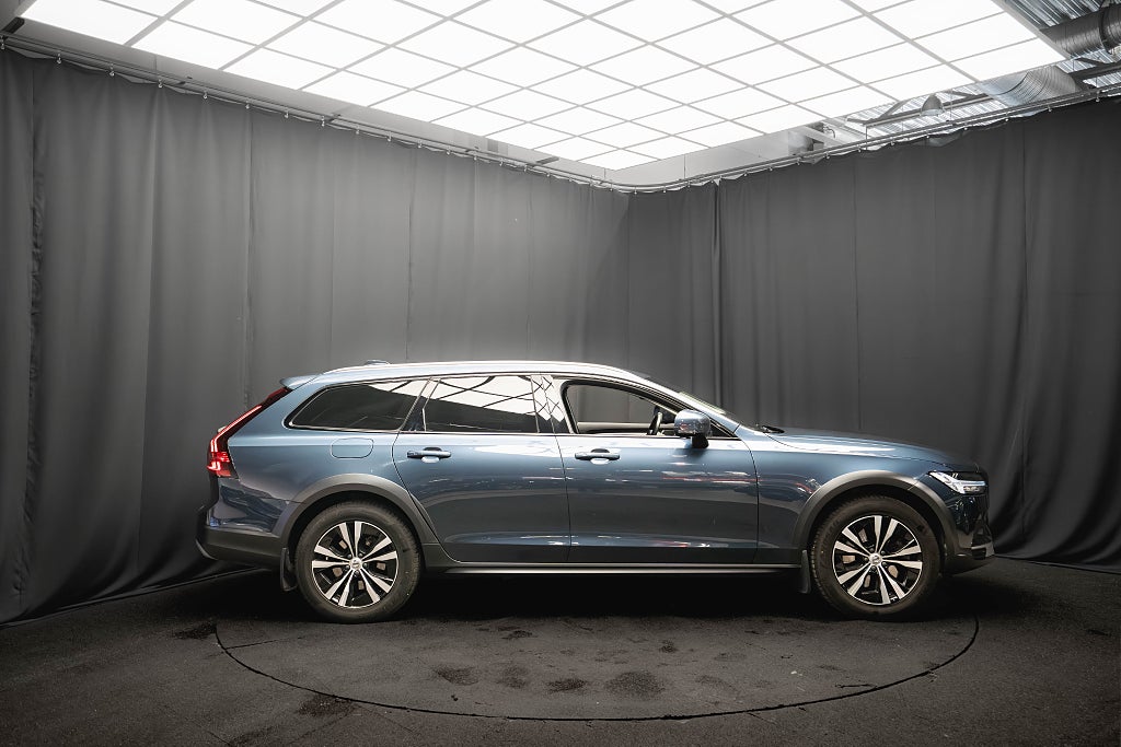 Volvo V90 Cross Country B4 AWD PANO DRAG 360° HUD H/K D-VÄRMARE