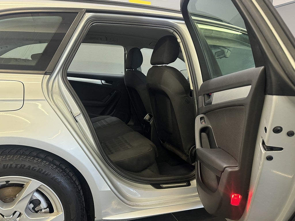 Audi A4 Avant 2.0 TDI DPF QUATTRO | DRAGKROK | NYKAMREM