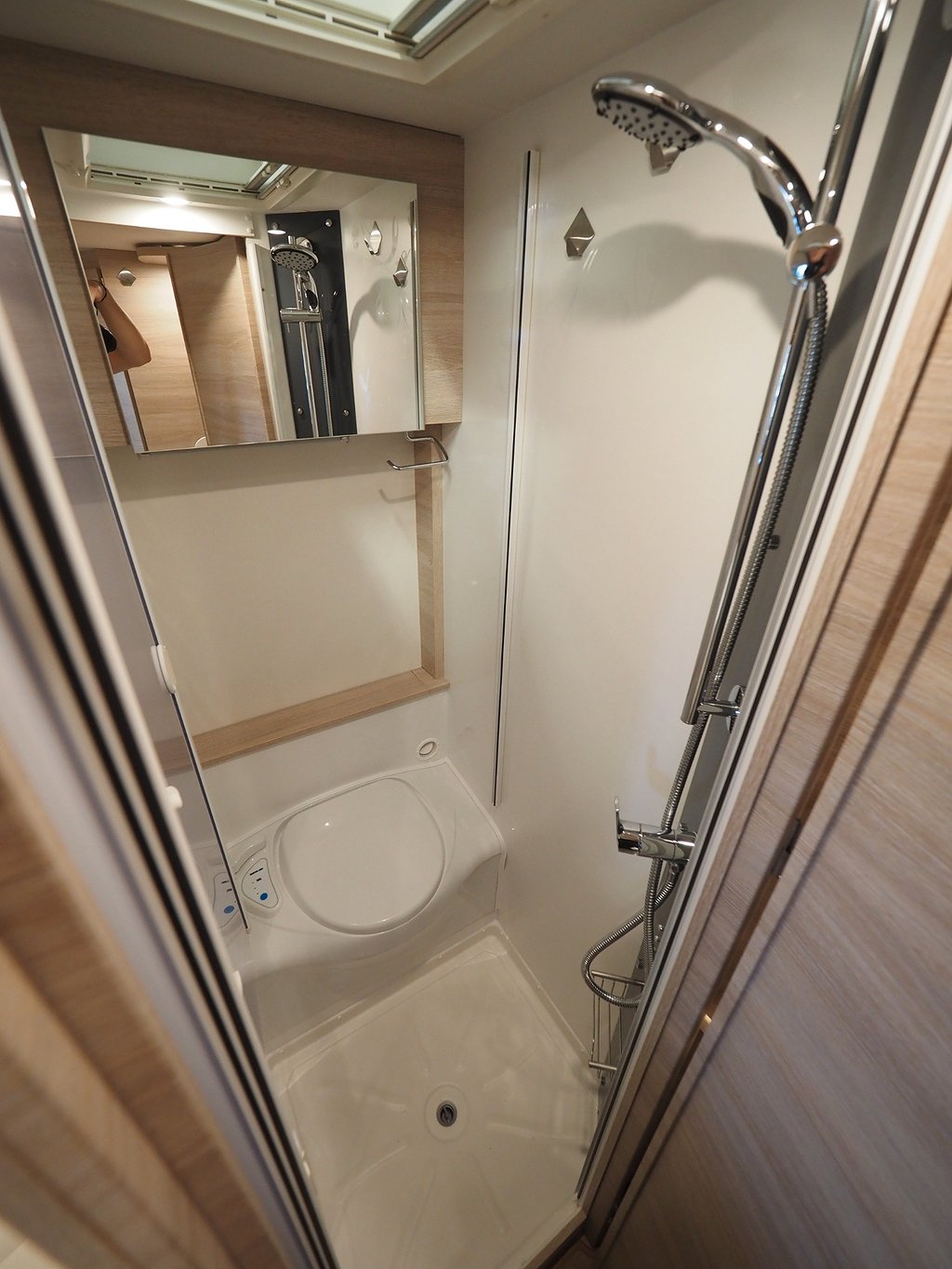 Rapido 856 F Markis Cykelställ Aut 3500kg 2021