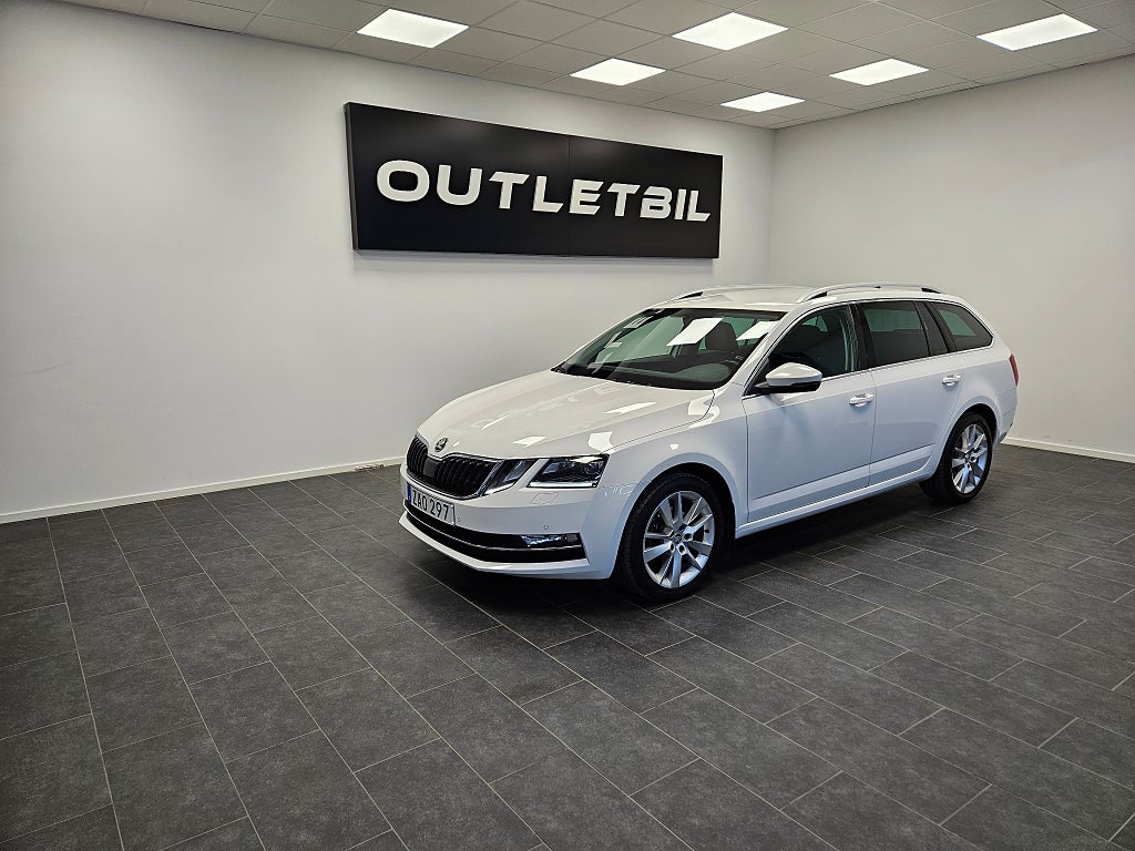 Skoda Octavia Kombi 2.0 TDI 150hk 4x4 Premium Style Värmare Navi Drag