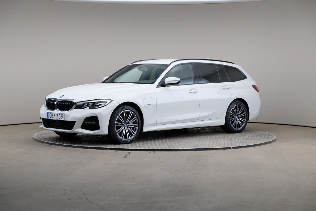 BMW 330e 3 Touring M Sport Drag HiFi Adaptiv Fart