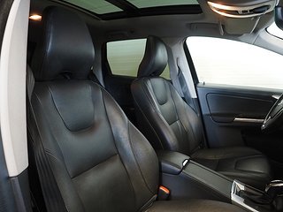 SUV Volvo XC60 12 av 23