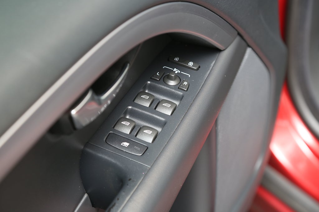 Volvo V70 D4 181hk Momentum BLIS Kamera Motorv VOC Dragkrok 2015