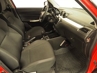 Halvkombi Suzuki Swift 12 av 23