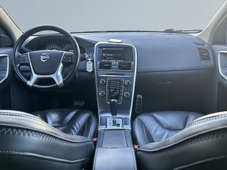 Volvo XC60 D3 AWD Geartronic Drag/M-Värm/ P-Värm/Helskinn/S&V-Däck – bild 8