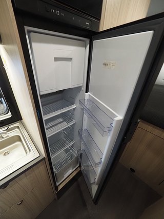 Husbil-alkov Sun Living A 75 DP 11 av 19