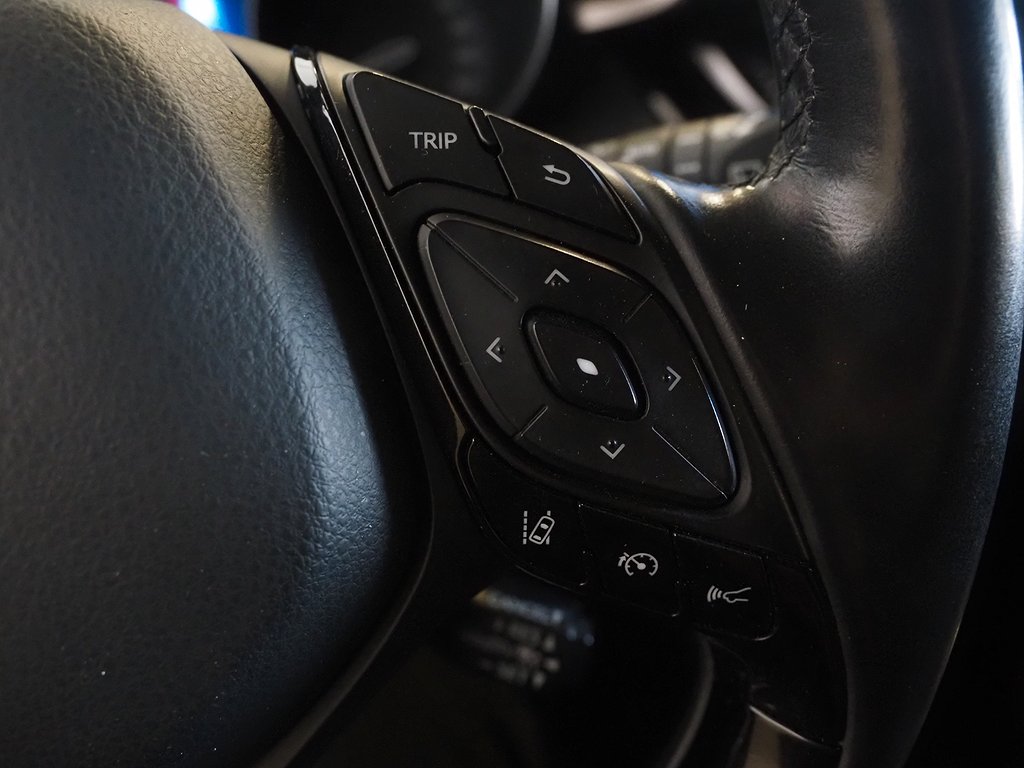 Toyota C-HR Hybrid CVT Executive Drag M-Värm JBL Kamera 2017
