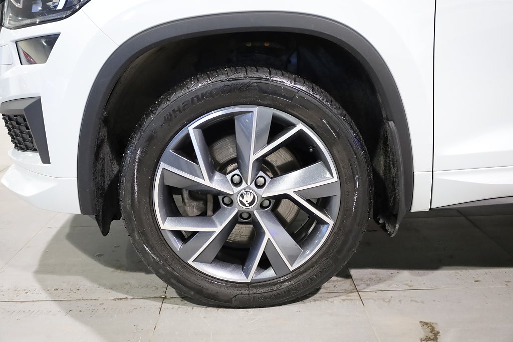 Skoda Kodiaq 2.0 TSI 4x4 Sportline Drag Värmare Kamera Cockpit 2023