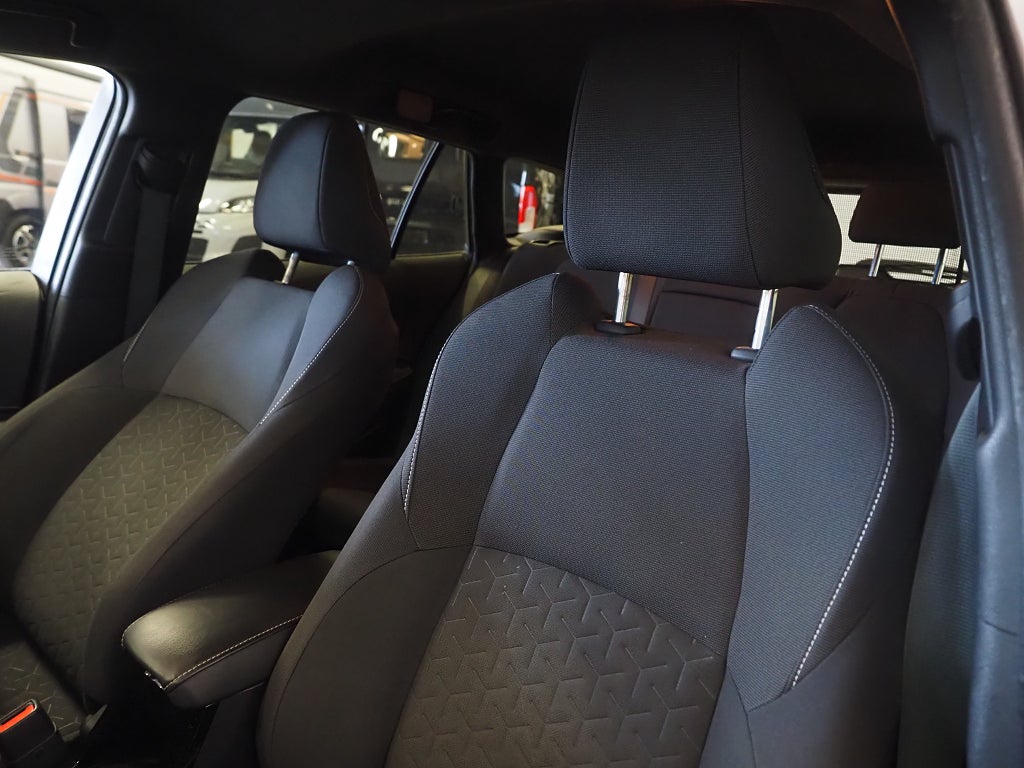 Toyota Corolla Touring Sports Hybrid e-CVT Style Drag M-Värmare Kamera 2019