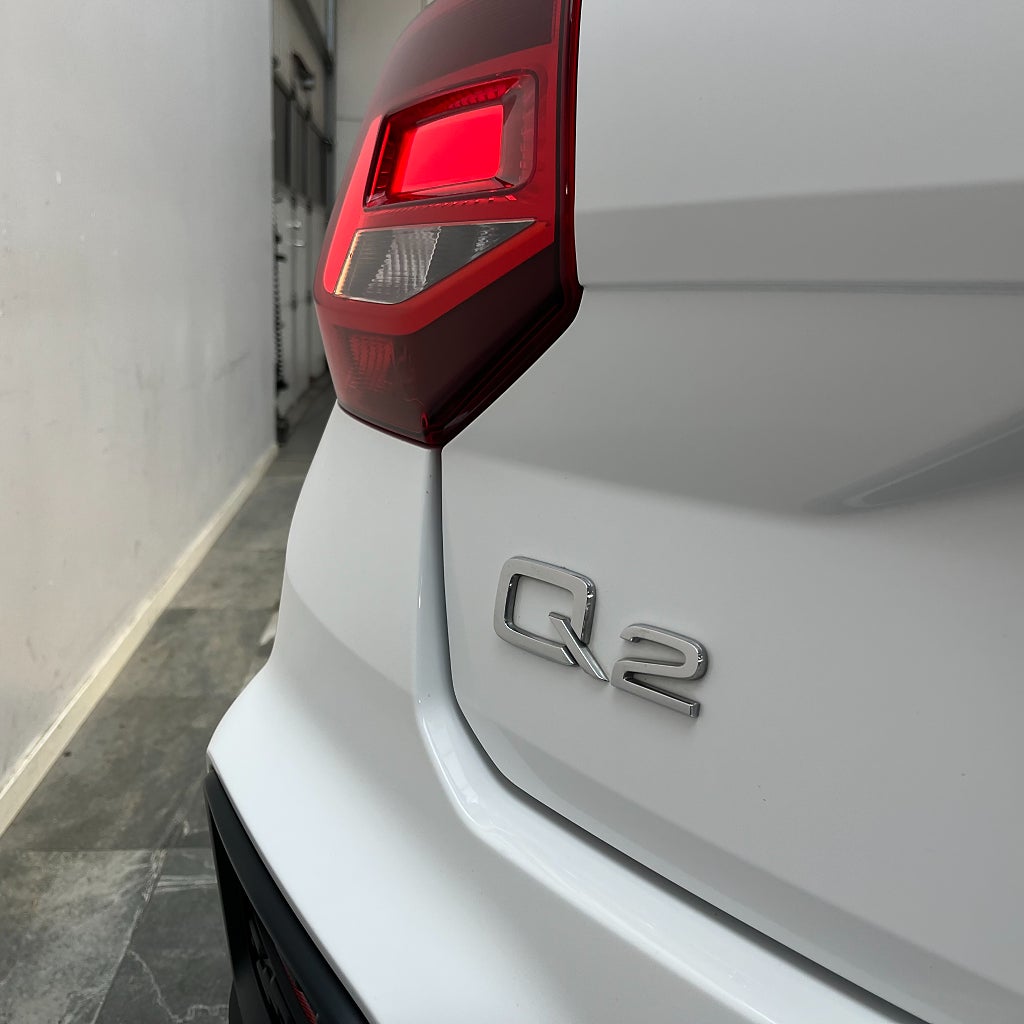 Audi Q2 35 TFSI S Tronic Proline Carplay P-Sensorer