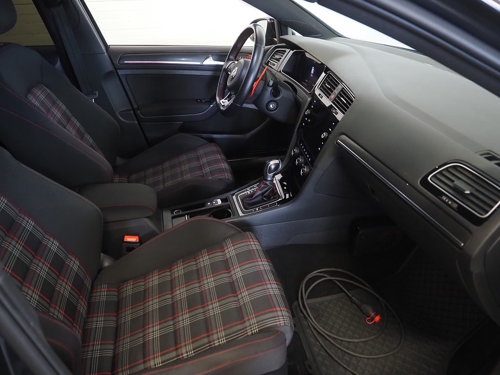 Volkswagen Golf GTI Performance 2.0 245hk DSG M-Värm Kamera Sportavgas 2020