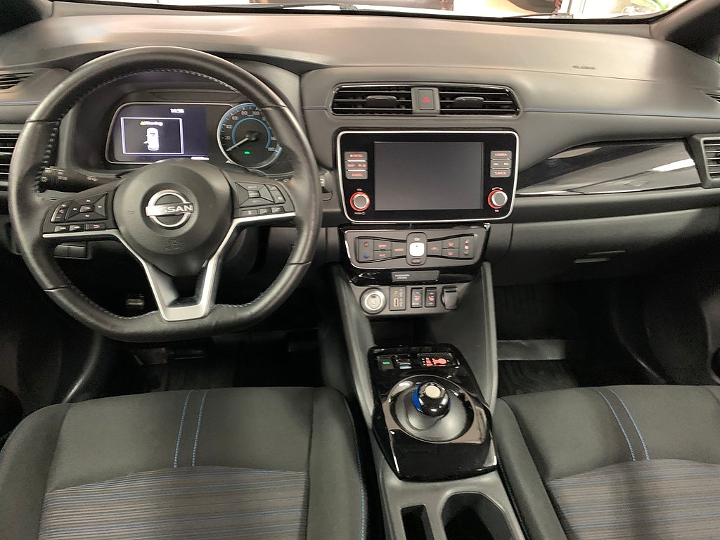 Nissan Leaf N-Connecta 39KwH MOMS 360 NAV