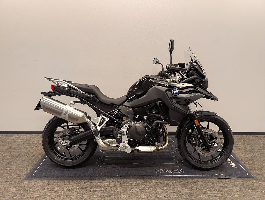 BMW F800GS Triple Black Lågt Chassi 760mm KAMPANJ Vario Sidoväskor i