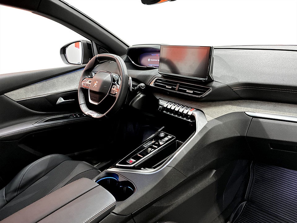 Bild på Peugeot 5008 GT 1.2 PT 130hk Aut 7-SITS B-KAMERA CARPLAY
