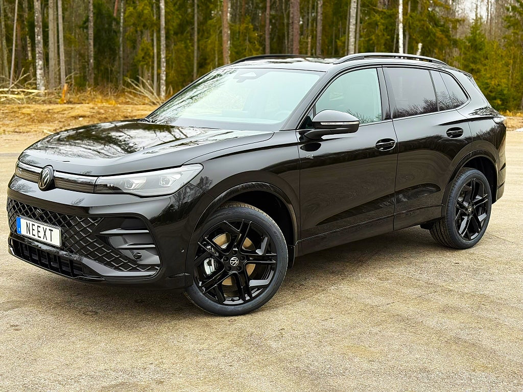 Volkswagen Tiguan 2.0 TDI 4Motion R-Line  PANO/ MOMS/VAT