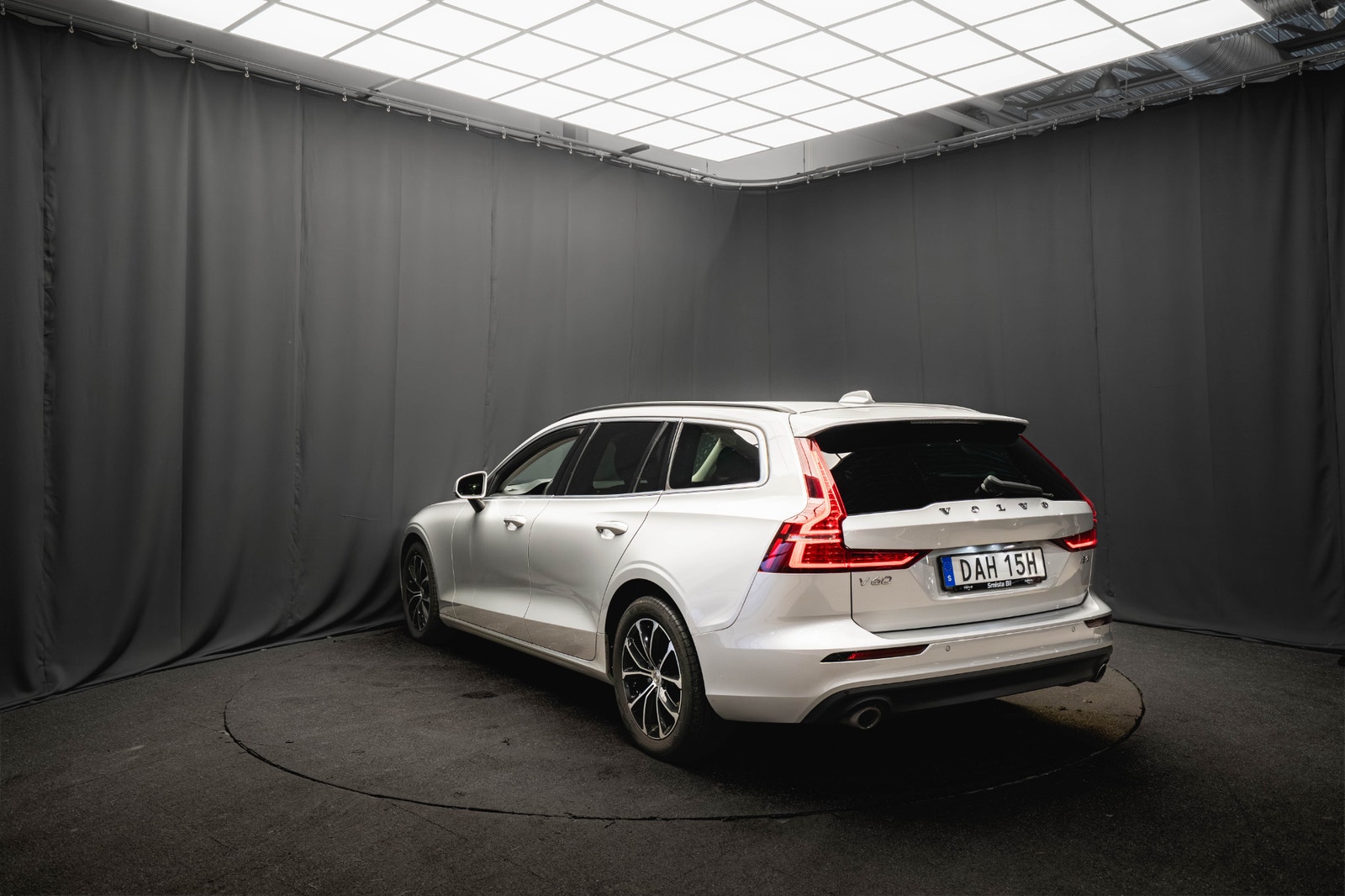 Volvo V60 B4 Advanced KAMERA D-VÄRMARE 1-ÄGARE ADAPTIV-FART MOMS 2022 - miniatyr 8