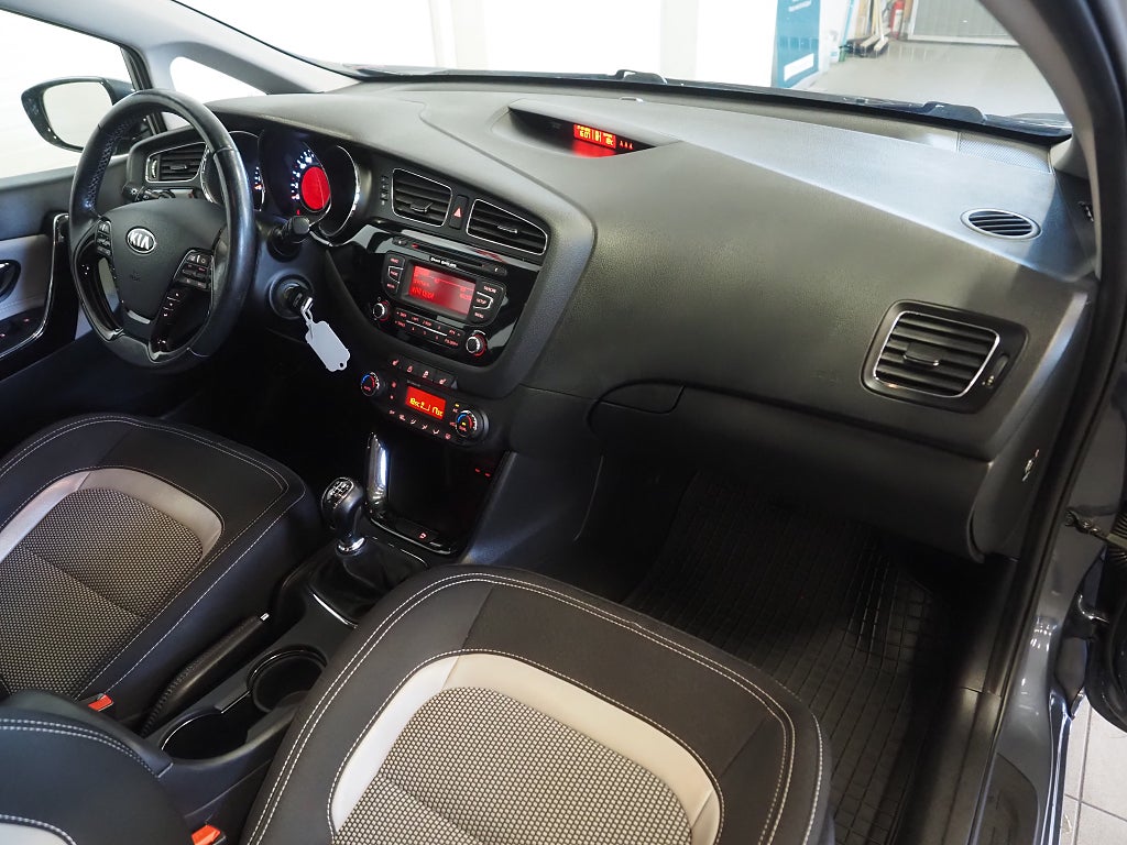 Kia Ceed cee'd 1.6 CRDi 110hk EX Comfort | Dragkrok | 2014