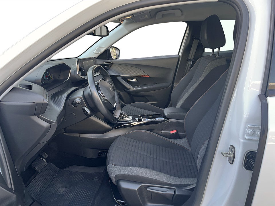 Bild på Peugeot E-2008 Active 50 kWh 136hk Aut CARPLAY BACKSENSORER