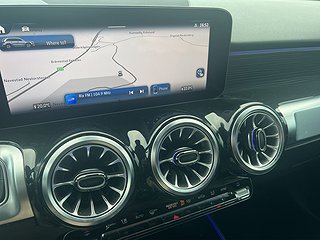 SUV Mercedes-Benz GLB 8 av 9