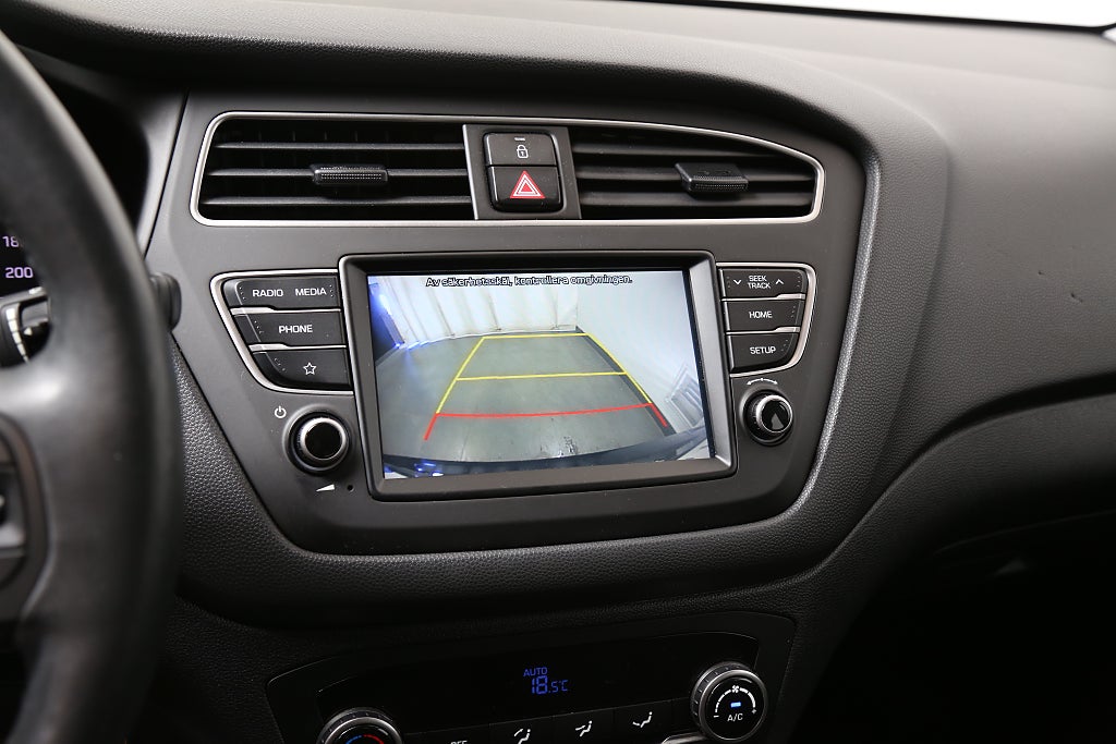Hyundai i20 1,2 Premium CarPlay Kamera P-sensor Motorvärmare