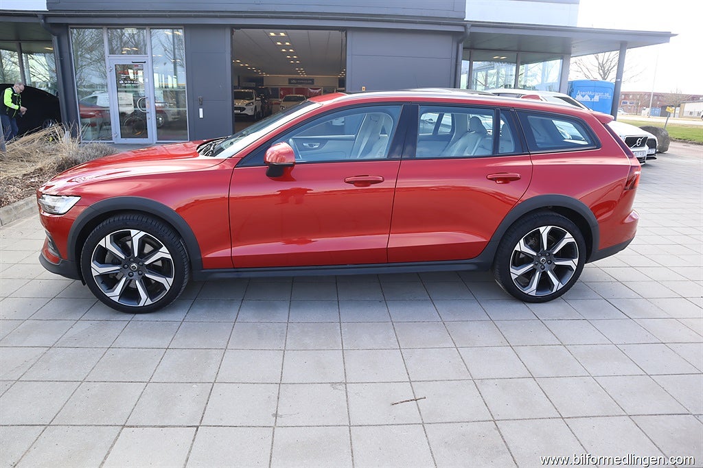 Volvo V60 Cross Country B4 AWD 197hk Plus Momsbil Geartronic