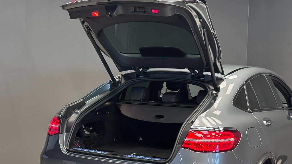 Mercedes-Benz GLC63 2019 - miniatyr 17