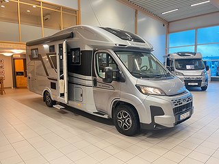 Husbil-halvintegrerad Adria MATRIX SUPREME 670 DL 3 av 28