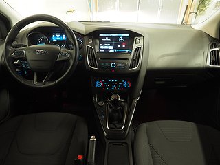 Halvkombi Ford Focus 11 av 19
