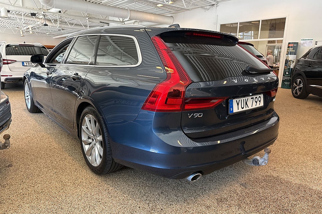Volvo V90 D4 AWD Geartronic Momentum Kamera Drag Värmare Navi miniatyr 3