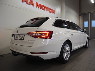 Kombi Skoda Superb 6 av 25