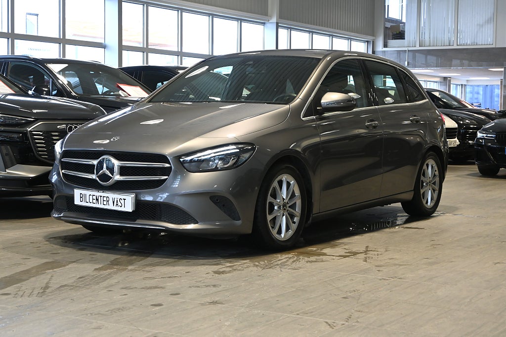 Mercedes-Benz B 180 7G-DCT Navi Värmare Drag Kamera