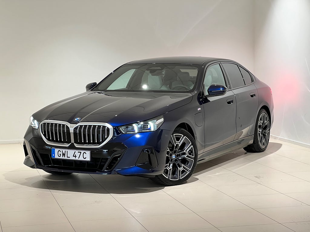 BMW 530e xDrive, M-Sport, B&W, Park/Driving Plus, Drag, Värmare