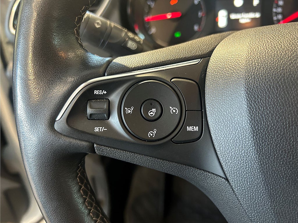 Bild på Opel Grandland X Design Line 1.2 Turbo 130hk Aut - DRAG, B-KAMERA