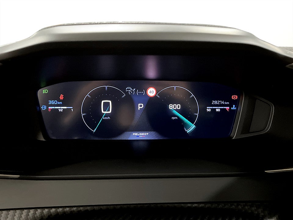 Bild på Peugeot 2008 Allure 1.2 PT 130hk Aut B-KAMERA CARPLAY