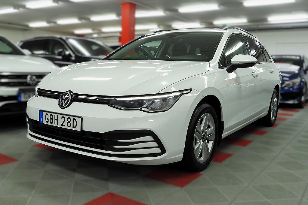 Volkswagen Golf Sportscombi 1.5 eTSI Kamera Drag Värmare SoV Hjul