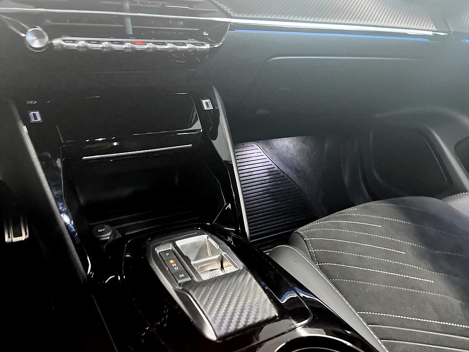 Bild på Peugeot 2008 GT Hybrid 145hk Aut ELSTOL B-KAMERA CARPLAY
