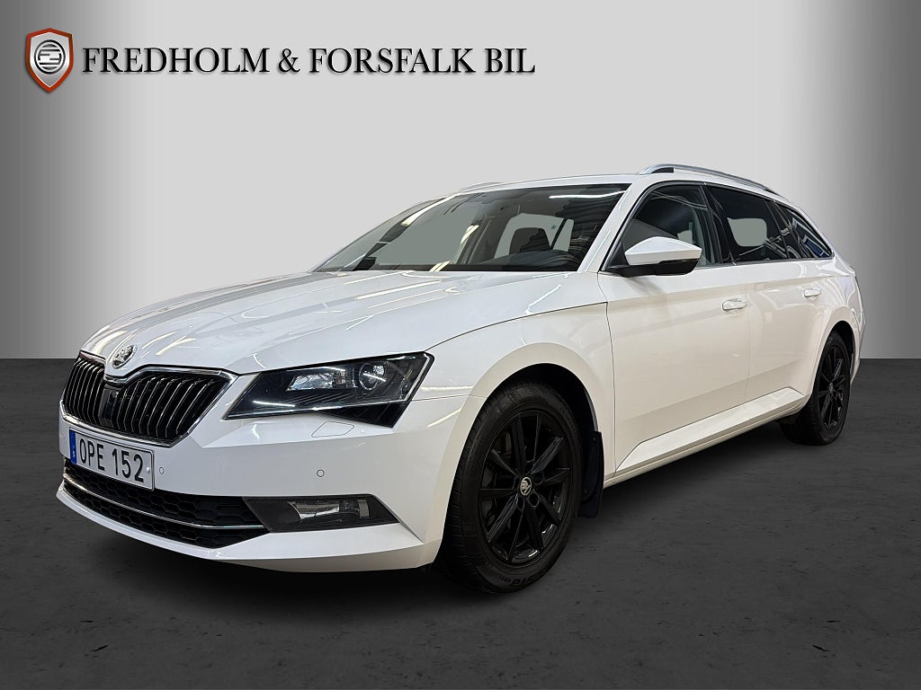 Skoda Superb Kombi 1.4 TSI ACT Style Adaptiv Backkamera Drag 4,99% 
